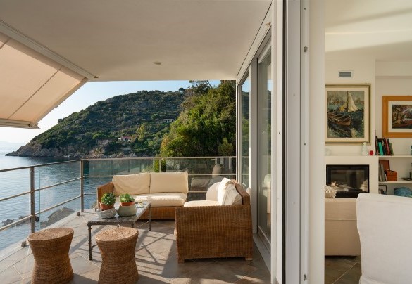 Salotto esterno (piano -3) - Villa Il Faro
