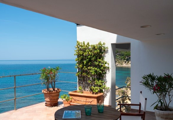 Terrazza con accesso al mare (piano -2) - Villa Il Faro