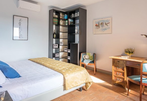 Camera matrimoniale con letto king size n.4 al primo piano – Villa Il Foramasso