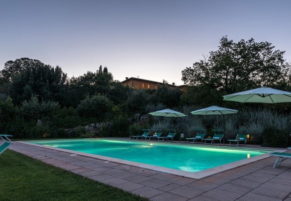La piscina è aperta dall’ultimo sabato di aprile al primo sabato di ottobre – Villa Il Foramasso
