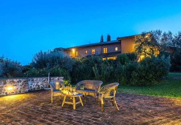 La terrazza all’imbrunire – Villa Il Foramasso 