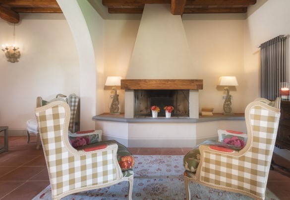 Salotto accogliente, con caminetto, al piano terra - Villa il Magnifico