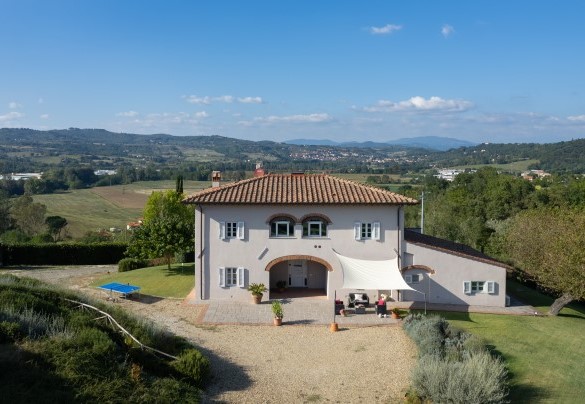 Il parco che cinge la villa affacciato su verdi paesaggi - Villa il Magnifico 