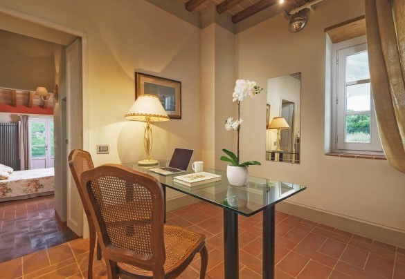 Piccolo studio al piano terra - Villa il Magnifico