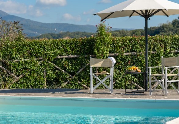 Dettaglio della zona solarium attrezzato per garantire pieno relax e privacy - Villa il Magnifico 