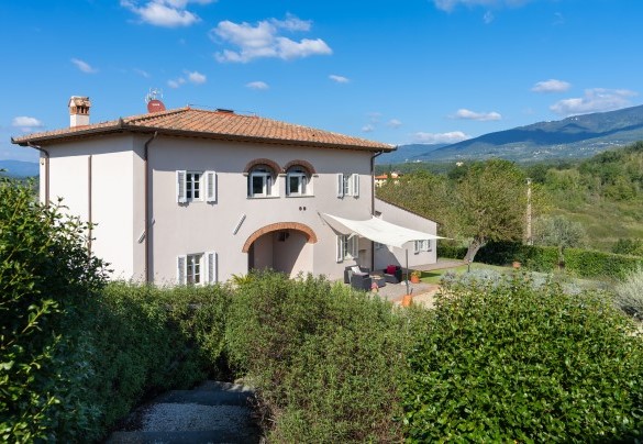 Un’antica ed accogliente casa padronale che fu casino di caccia ai tempi della Signoria dei Medici - Villa il Magnifico