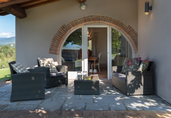 Angolo relax perfetto per un buon bicchiere di vino in compagnia - Villa il Magnifico