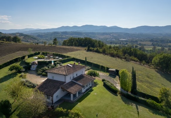 La villa immersa nel verde giardino - Villa il Magnifico  