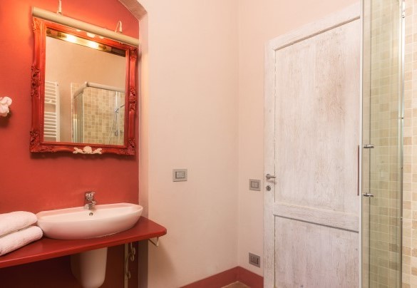 Bagno en suite n.4 con doccia al primo piano - Villa il Magnifico 