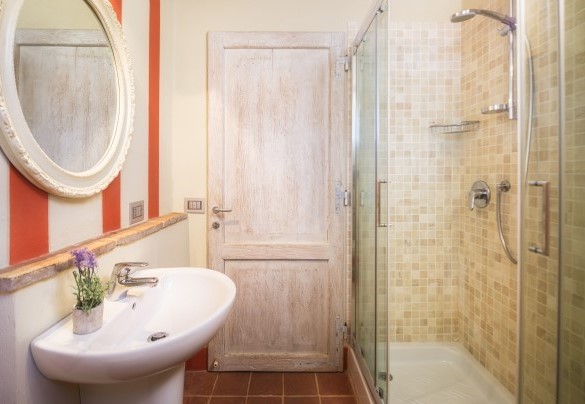 Bagno en suite n.1 con doccia al piano terra - Villa il Magnifico 