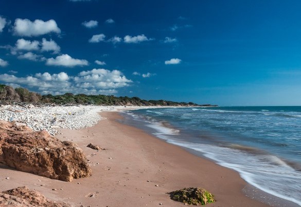 Spiaggia dell'Irminio vicina alla Villa