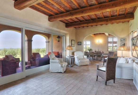 The living room connected to the veranda - Villa Il Meluccio