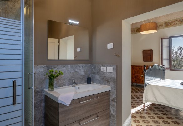 Il bagno con doccia al primo piano – Villa Il Pino