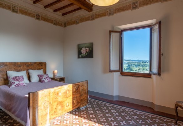 La camera matrimoniale al primo piano – Villa Il Pino