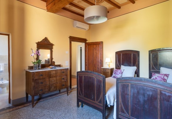 La camera doppia con letti unibili al primo piano – Villa Il Pino