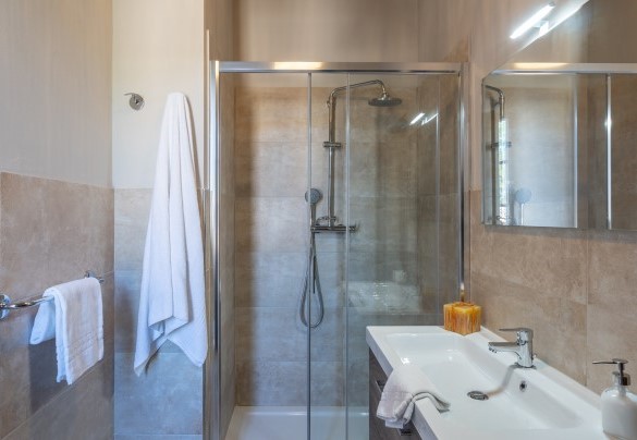 Il bagno con doccia al primo piano – Villa Il Pino