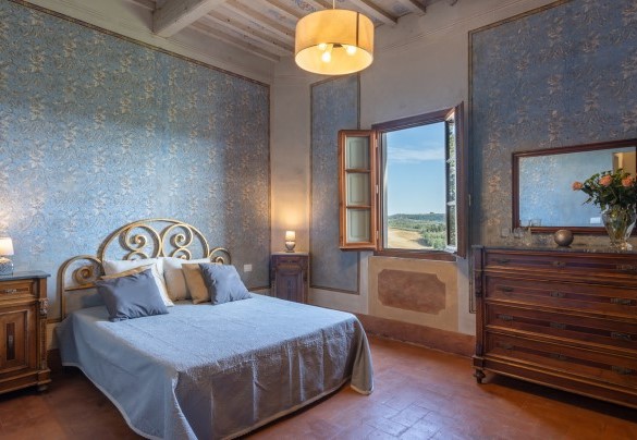 La camera matrimoniale al primo piano – Villa Il Pino