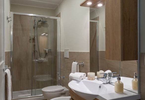 Il bagno con doccia al primo piano – Villa Il Pino