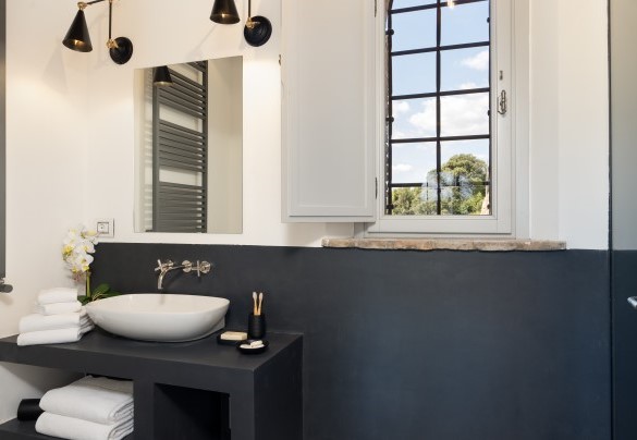 Il bagno con doccia n. 2 nella suite al piano terra – Villa Il Pozzo