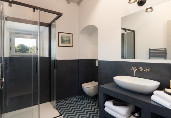 Il bagno con doccia n. 7 al primo piano – Villa Il Pozzo
