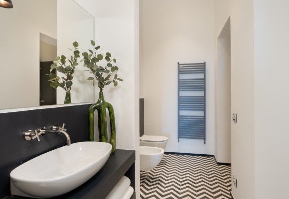 Il bagno con doccia n. 3 al piano terra – Villa Il Pozzo