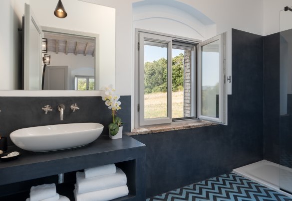 Il bagno con doccia n. 8 al primo piano – Villa Il Pozzo