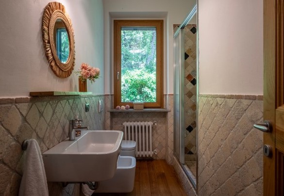 Bagno con doccia n.3 al primo piano – Villa il Ritiro