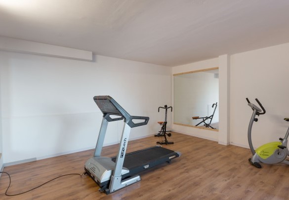 Stanza con attrezzi per palestra - Villa Ingrid