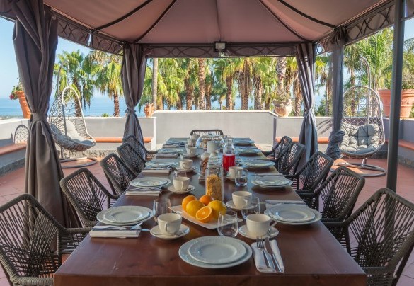 Zona pranzo all’esterno - Villa Ingrid