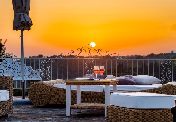 The house is set in the quiet of the Tuscan countryside – Villa Iole