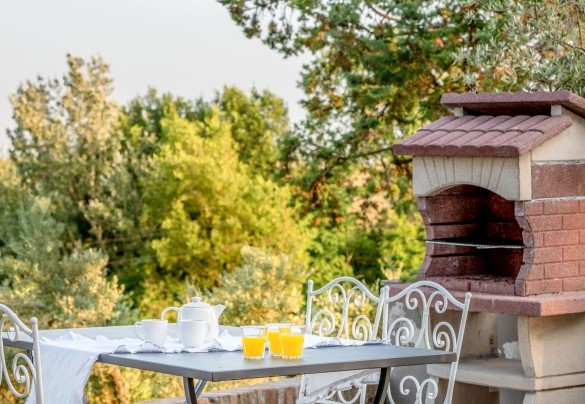 Outdoor dining area - Villa Iole