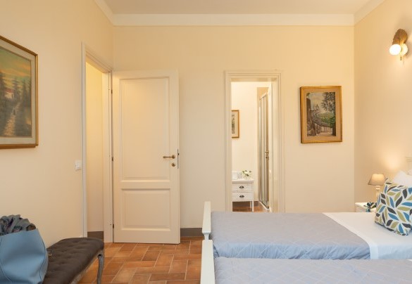 The twin bedroom no. 8 (unit 4) on the first floor - Villa Iole