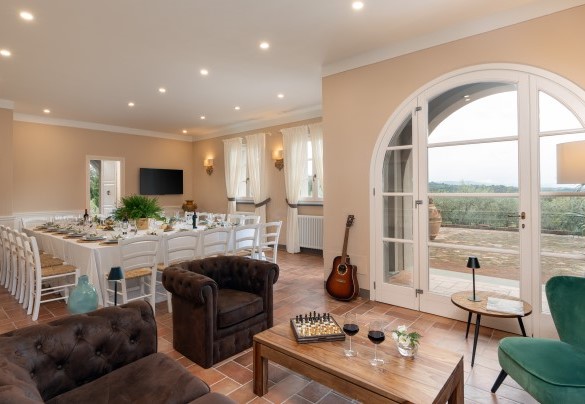 The dining room on the ground floor – Villa Iole 