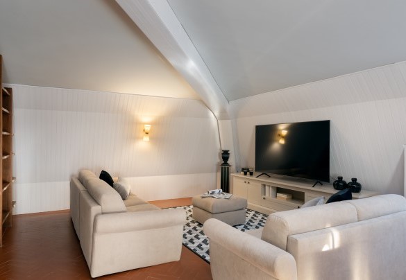 Living on the second floor with Smart TV - Villa Irma