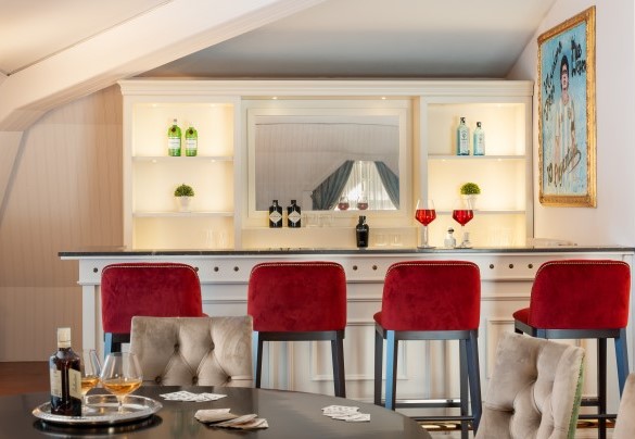 Equipped bar in living on the second floor - Villa Irma