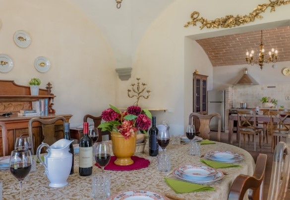 The table set up for important lunches - Villa Iside  