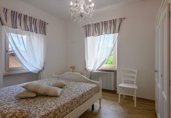 Double bedroom No. 4 (Apartment 2) - Villa Isola
