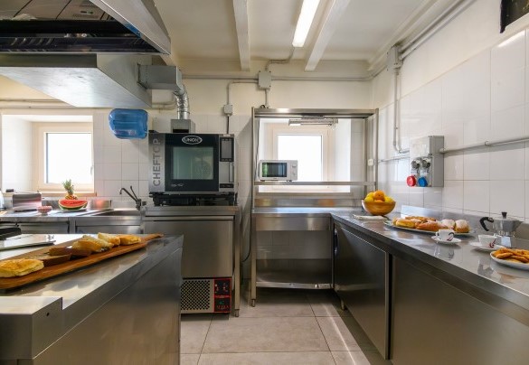 Fully equipped professional kitchen - Villa Isola
