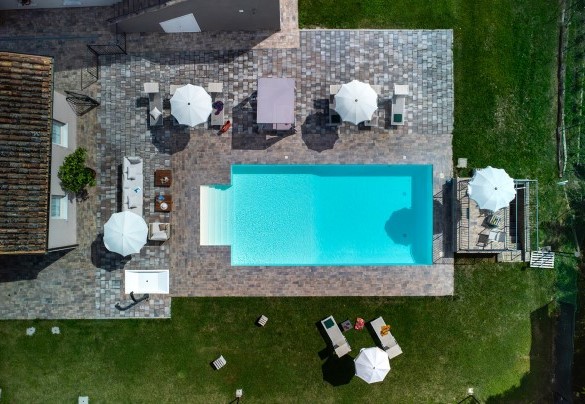 Aerial view of the swimming pool and sun deck - Villa Isola