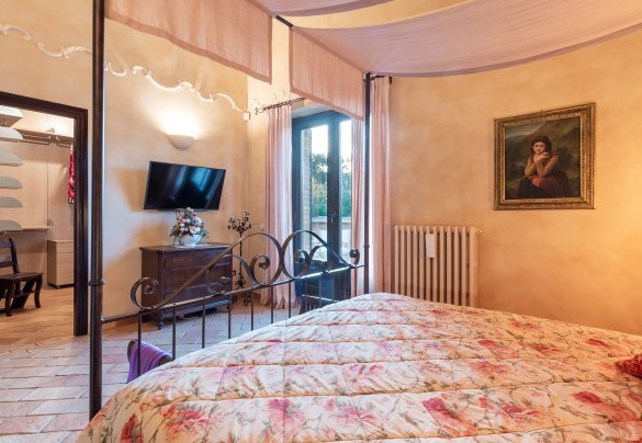 Double bedroom n. 3 with private terrace on the first floor – Villa Isotta