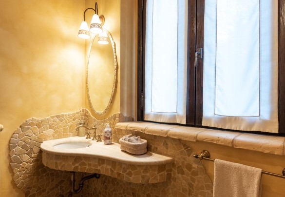 Guest bathroom on the ground floor – Villa Isotta