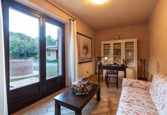 Study with double sofa bed – Villa Isotta