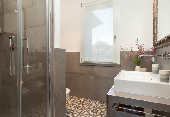 Ensuite bathroom with shower  n° 1 - Villa La Casina