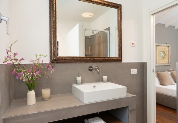 Ensuite bathroom with shower  n° 1 - Villa La Casina
