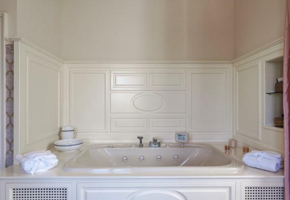 The hot tub in the bathroom n. 2 -  Villa La Cicaliera