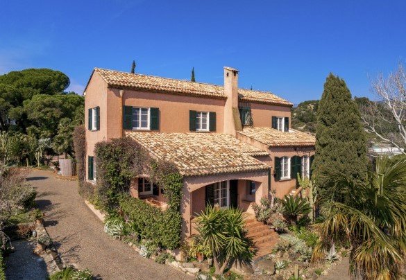700 sqm villa built in the late '60s - Villa La Cicaliera