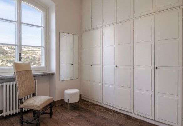The large walk-in closet on the first floor - Villa La Cicaliera