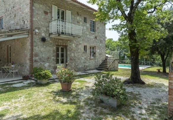 The house and the big porch - Villa La Corte 