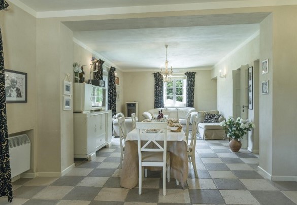 The cozy dining room and in the background the living area equipped with Satellite Tv - Villa La Corte 