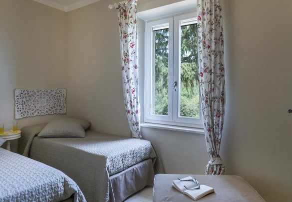 Twin bedroom with joinable beds n.3 on the first floor - Villa La Corte 